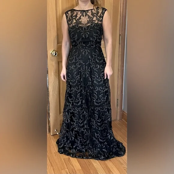 NWT Calvin Klein evening gown. Size 4. A line gown with illusion neckline. - Picture 1 of 6